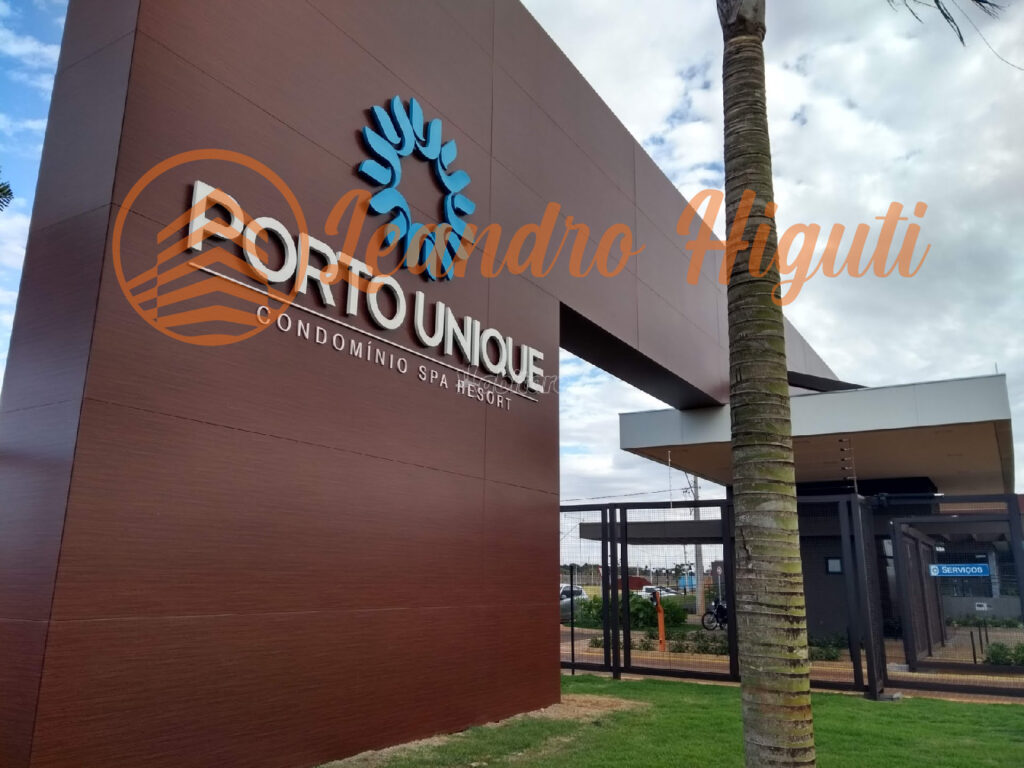 🏠*Terreno a Venda no PORTO UNIQUE*📍 📏 Área do Terreno: 252 m² Quadra: 02 Lote: 22 🟢Excelente custo X Benefício X Localização Valor: 265.000,00 ➡️ Aproveite agora e agende sua visita 99335-2284 e surpreenda-se. CRECI/MS 13476-J 👉Instagram Higuti_Leandro Site: Leandrohiguti.com.br https://linkr.bio/higuti_leandro