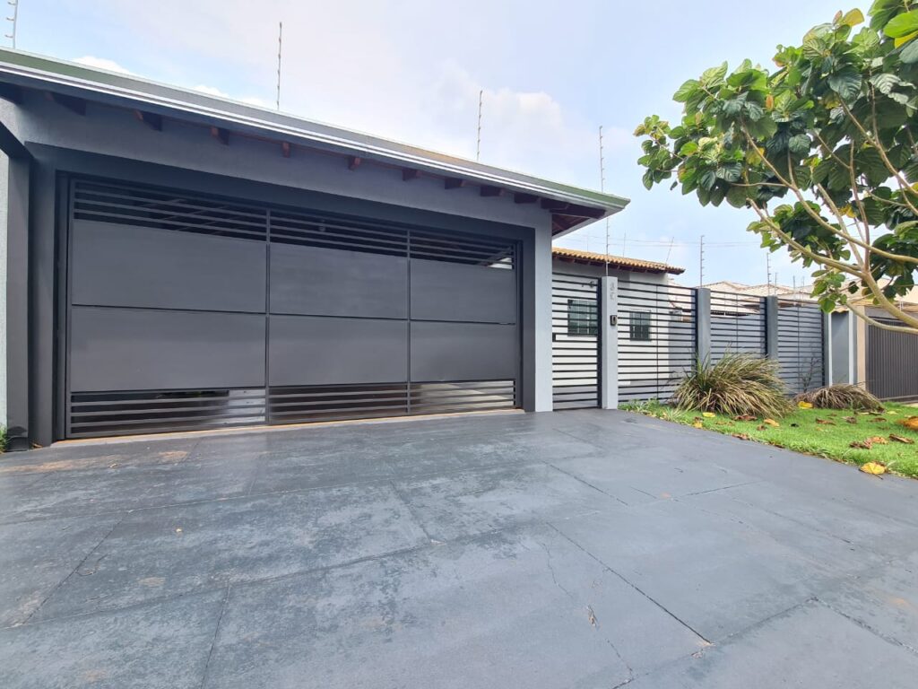 Belíssima casa a venda no MÔNACO- Dourados-MS